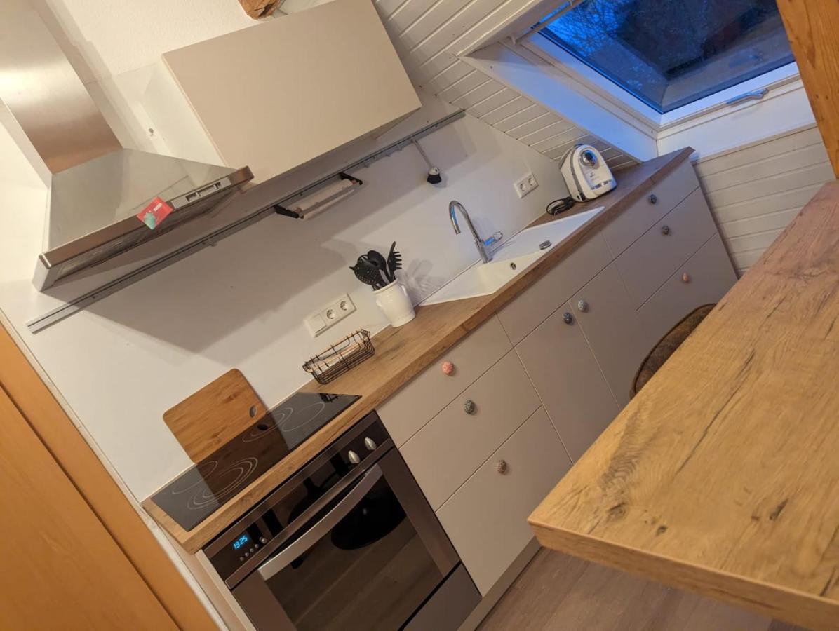 Helles Dachgeschoss-Appartement Крефельд Екстер'єр фото